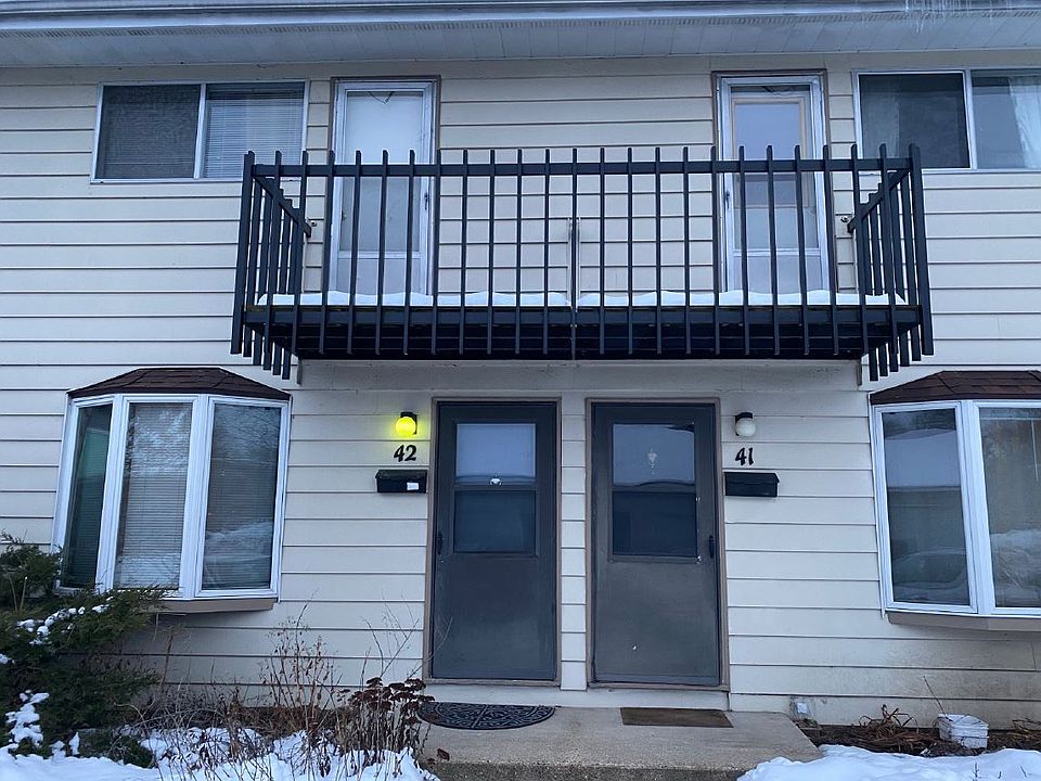 1st image of 42 N Lakewood Gardens Ln