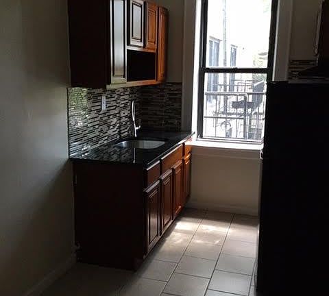 3rd image of 24 S Grove St APT D10