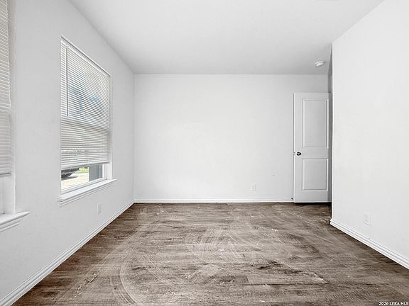 4th image of 2438 Bermuda
