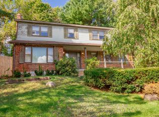 1213 Viewmont Dr, Niskayuna, NY 12309