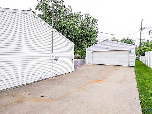 4th image of 1625 Baringer Dr