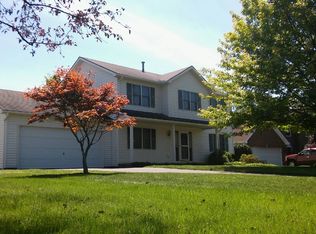 95 Loganberry Ln, Rochester, NY 14612