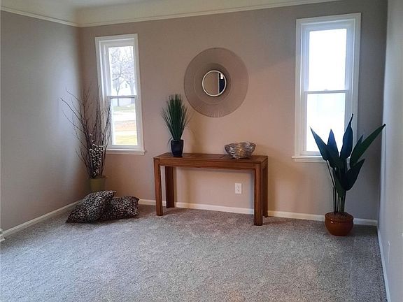 3rd image of 11017 Woodview Blvd