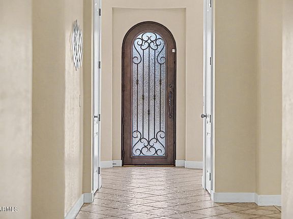 5th image of 440 E CRESCENT Place