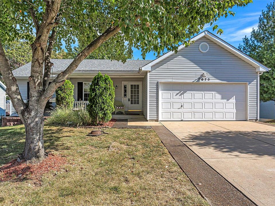 2nd image of 2075 Birchwood Dr