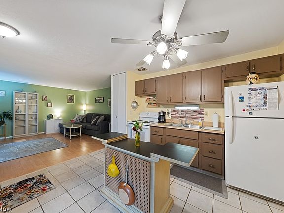4th image of 46 Greenfield Ct