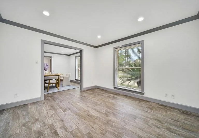 10042 Briar Forest Dr — Photo 8