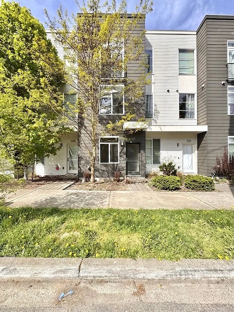 Building Photo - 14311 Stone Ave N