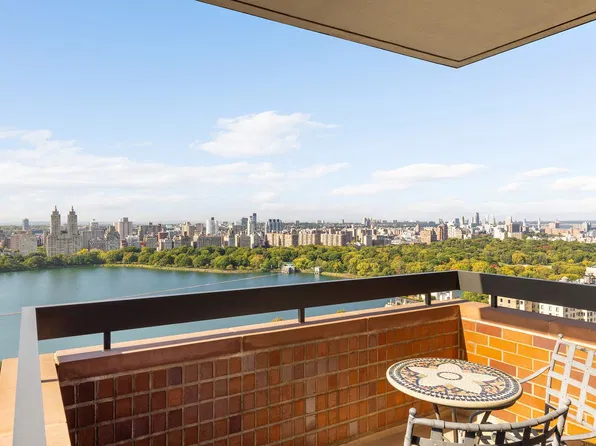 45 East 89th Street image 1 of 19