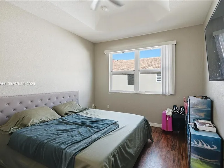 976 NE 42nd Ave #0 — Photo 28