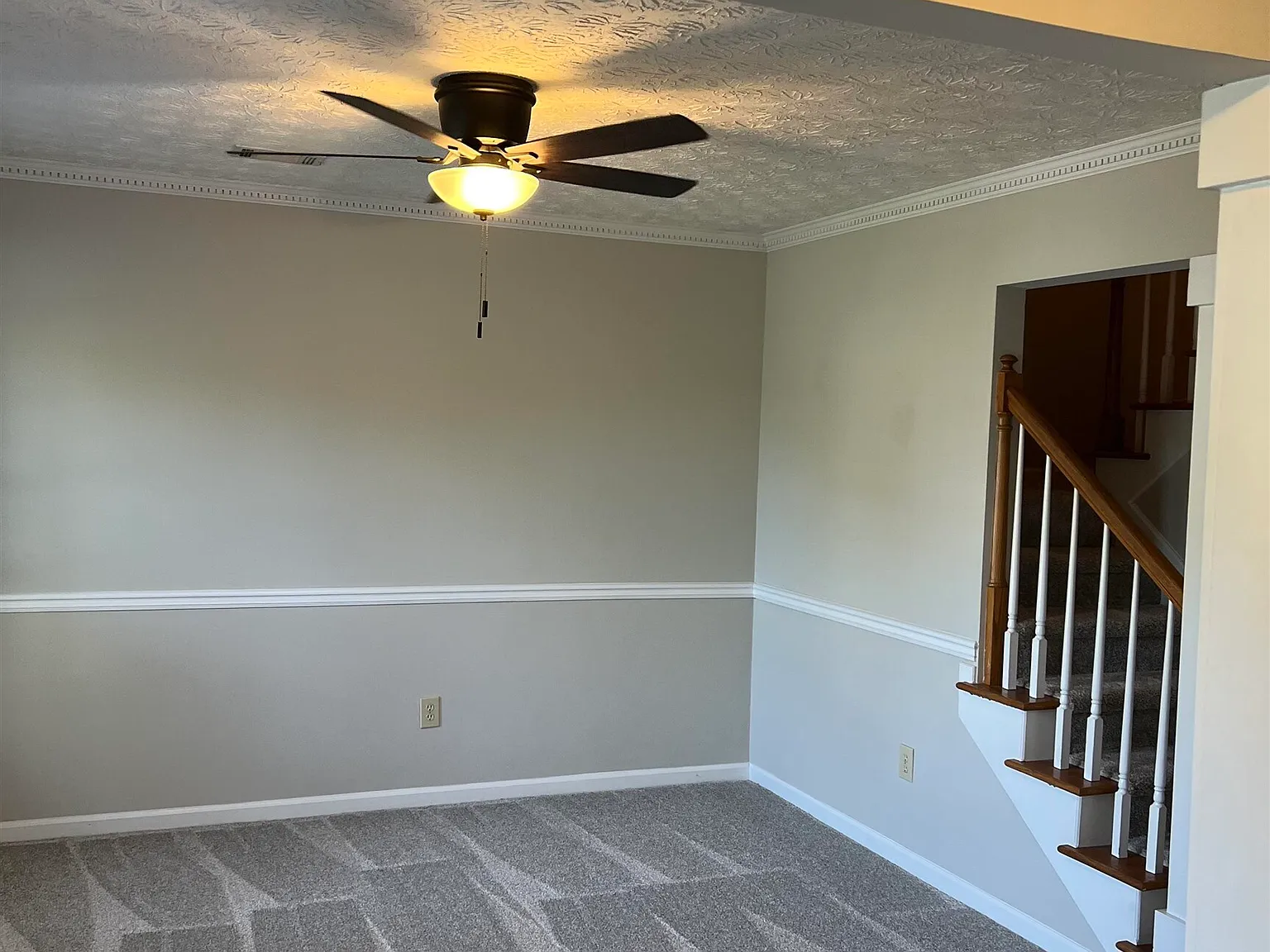 4 bed, 2.5 bath, 2471 sqft, $3,200 — Photo 3