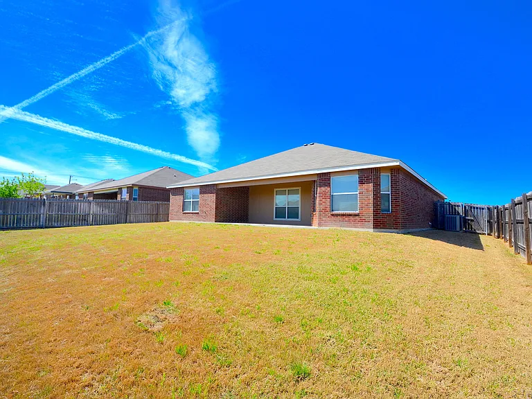 2408 Ryan Dr — Photo 22