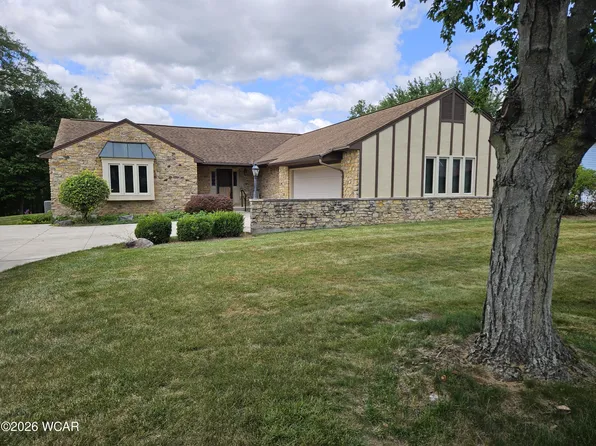 15811 Sunset Blvd, Wapakoneta, OH 45895