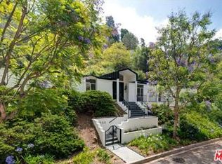 936 Chantilly Rd, Los Angeles, CA 90077