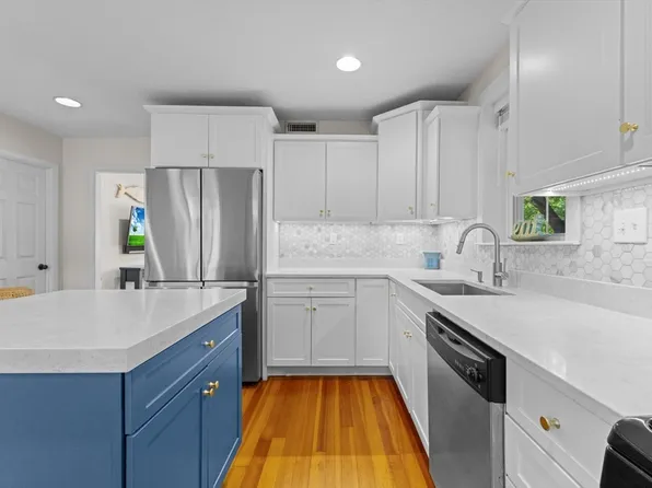 73 Pleasant St, Milton, MA 02186