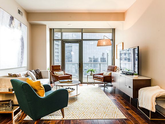 Model Living 2