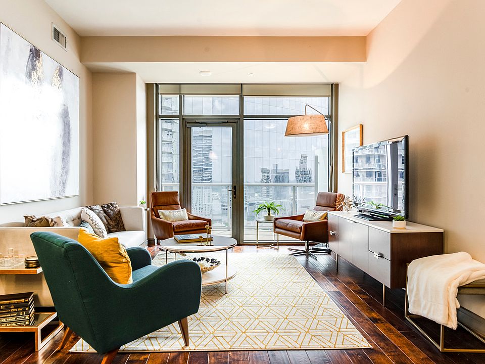 Model Living 2