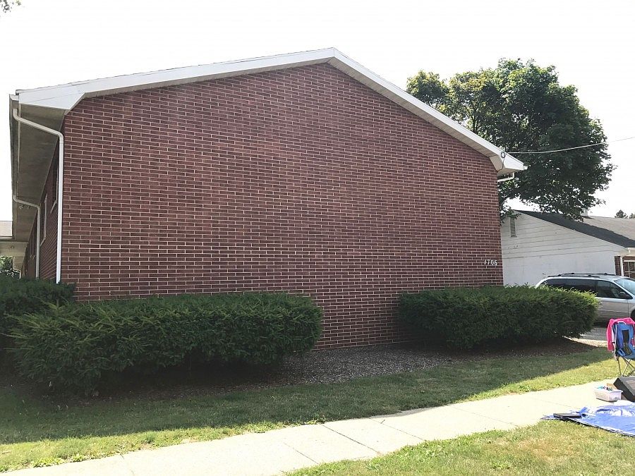 1st image of 1706 Bloomfield Ave APT 2