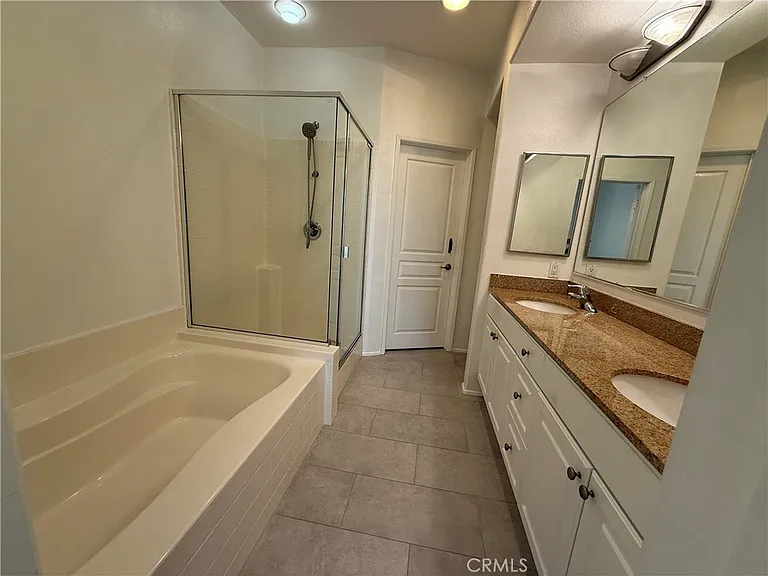 2250 Watermarke Pl — Photo 22