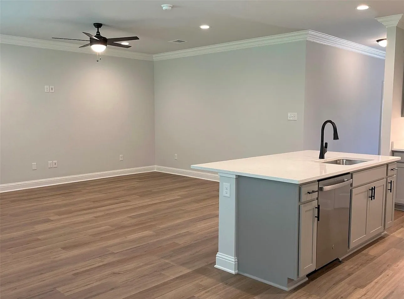 3 bed, 1517 sqft, $1,975 — Photo 4