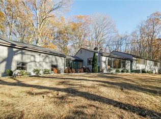 10 Rowledge Pond Rd, Sandy Hook, CT 06482