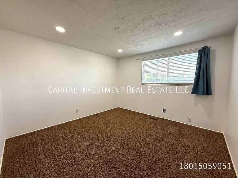 1102 E Sego Lily Dr — Photo 11