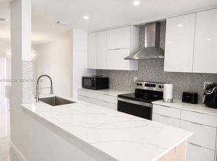 Townhouses At Jacaranda, Plantation, FL 33324