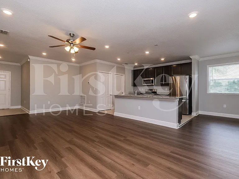 6177 Kinlock Ave — Photo 3
