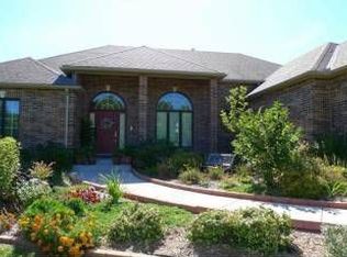 24675 Tontine Rd, Kansas City, KS 66109