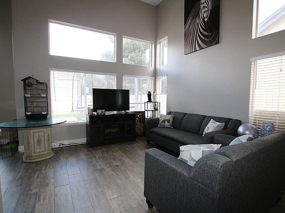 4th image of 331 De Bord Dr