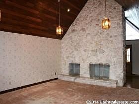 3rd image of 661 Woodmore Dr