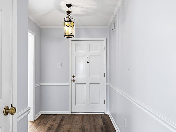 4th image of 1889 Allenby Rd