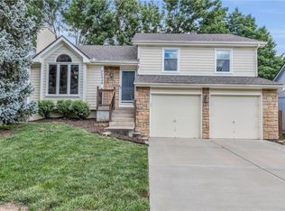 12426 S Alden Cir, Olathe, KS 66062
