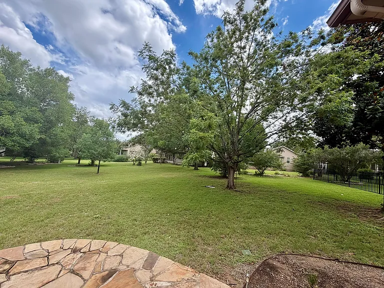 111 Purple Sage Dr — Photo 22