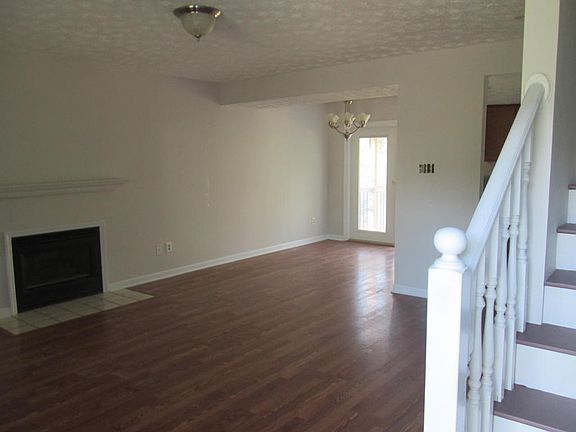 2nd image of 6049 Warrenpark Ln