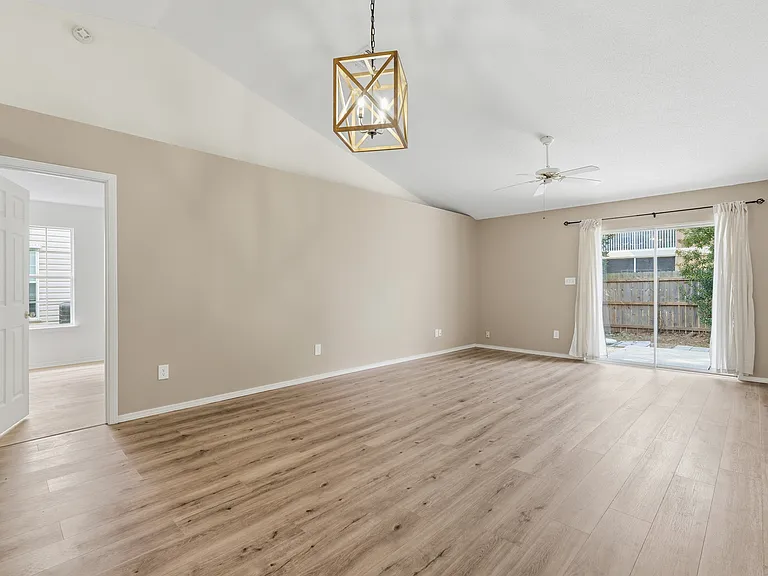 147 Mirabelle Cir — Photo 17