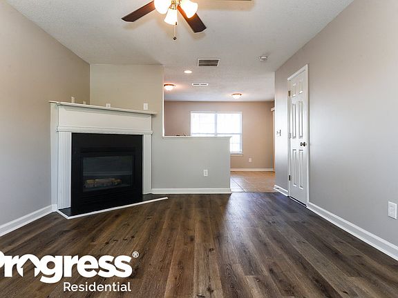 4th image of 402 Kara Ln