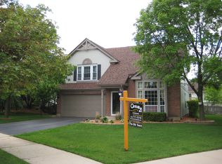 385 Meadow Lakes Blvd, Aurora, IL