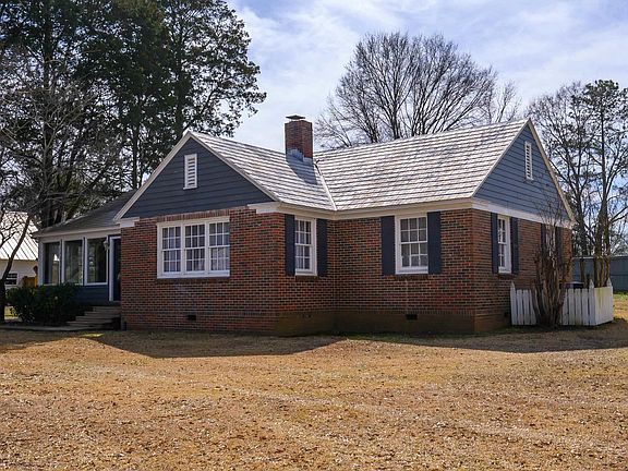 3rd image of 126 Meadow Ln