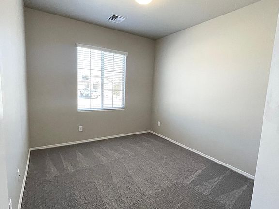 5th image of 440 Michael Ave
