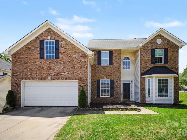 3306 Daniel Place Dr, Charlotte, NC 28213