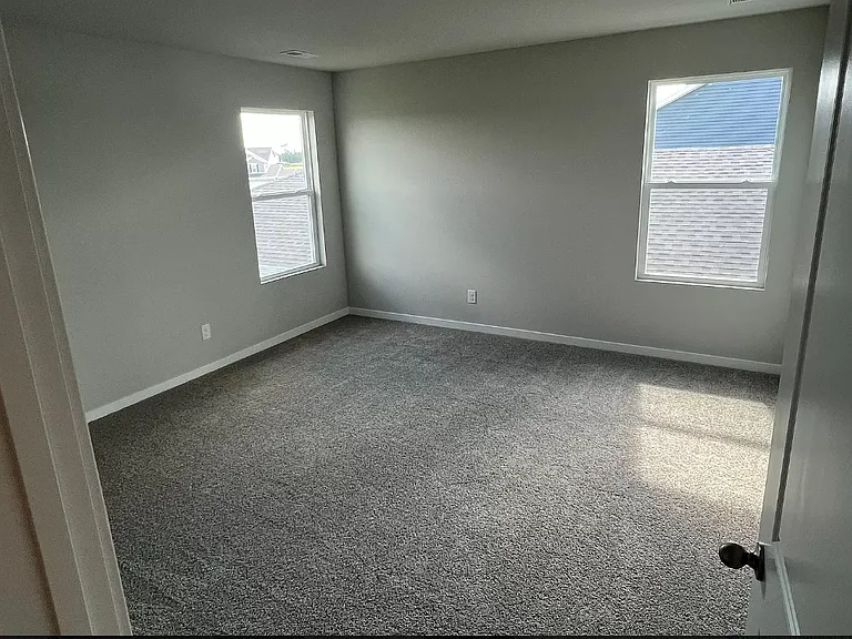 1190 NW Williamsburg Ln — Photo 6