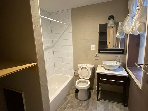 5th image of 408 N 40th St Floor 1