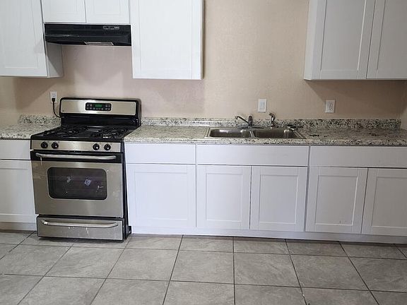 4th image of 713 N San Manuel Dr