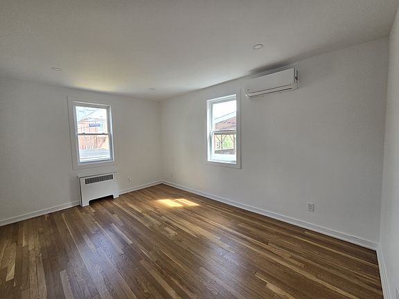 4th image of 2332 Barnes Ave #1