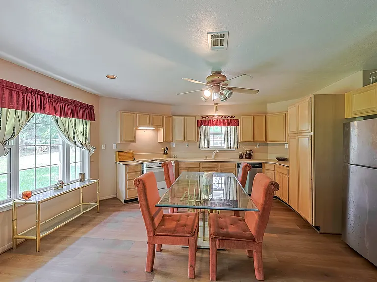 8 Vick Rd — Photo 11