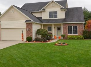 10136 Heather Lake Dr, Osceola, IN 46561