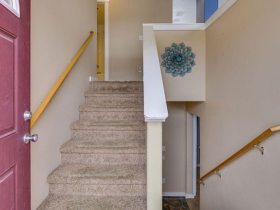 2nd image of 1440 Majestic Rock Dr