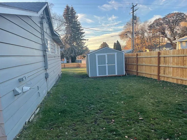1108 N Cora St — Photo 3
