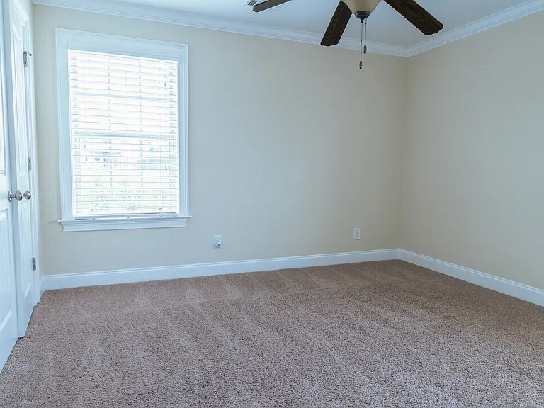 716 Banbury St — Photo 14